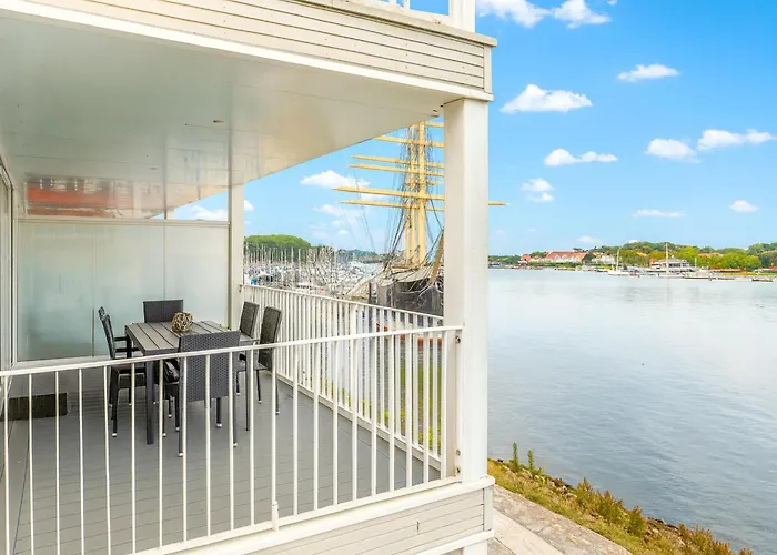 Promenadenvilla 03 09 * Lübeck